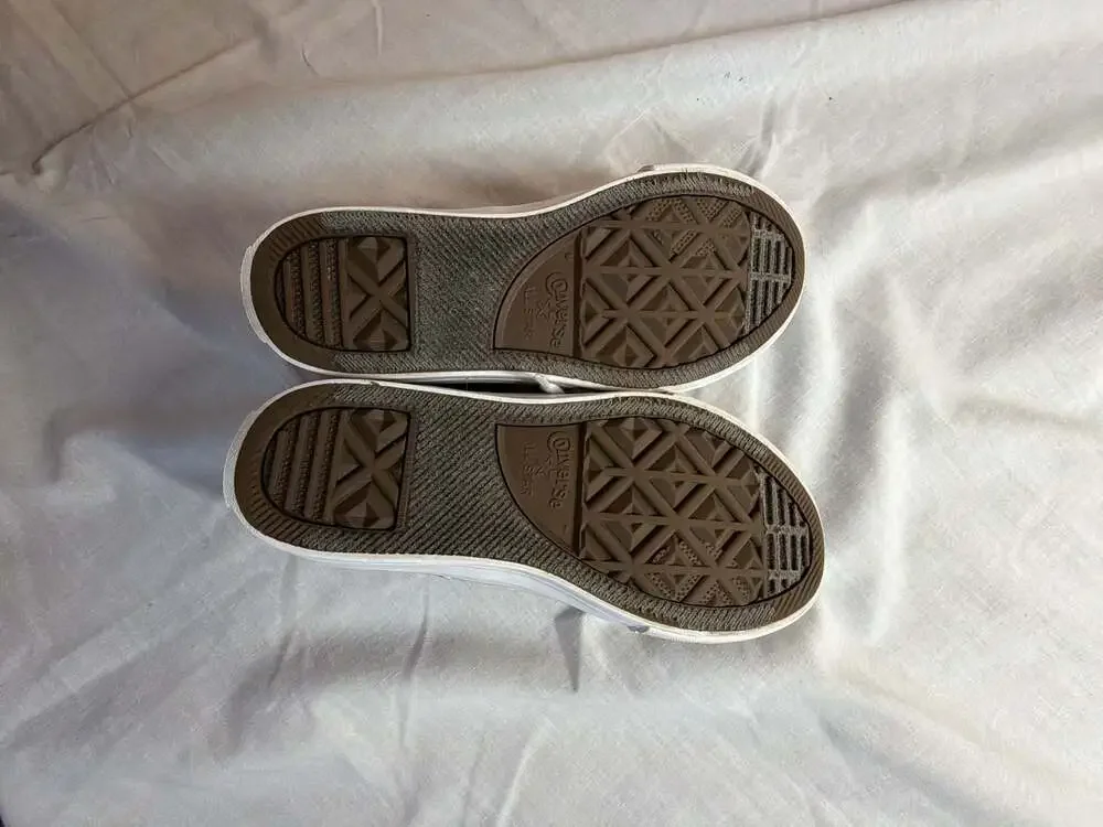 Converse All Star Chuck Taylor Low Top Sneakers Size 13